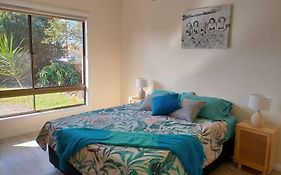 Boyle'S Beach House - Fully Furnished 3 Bedroom Home. Secure Parking.